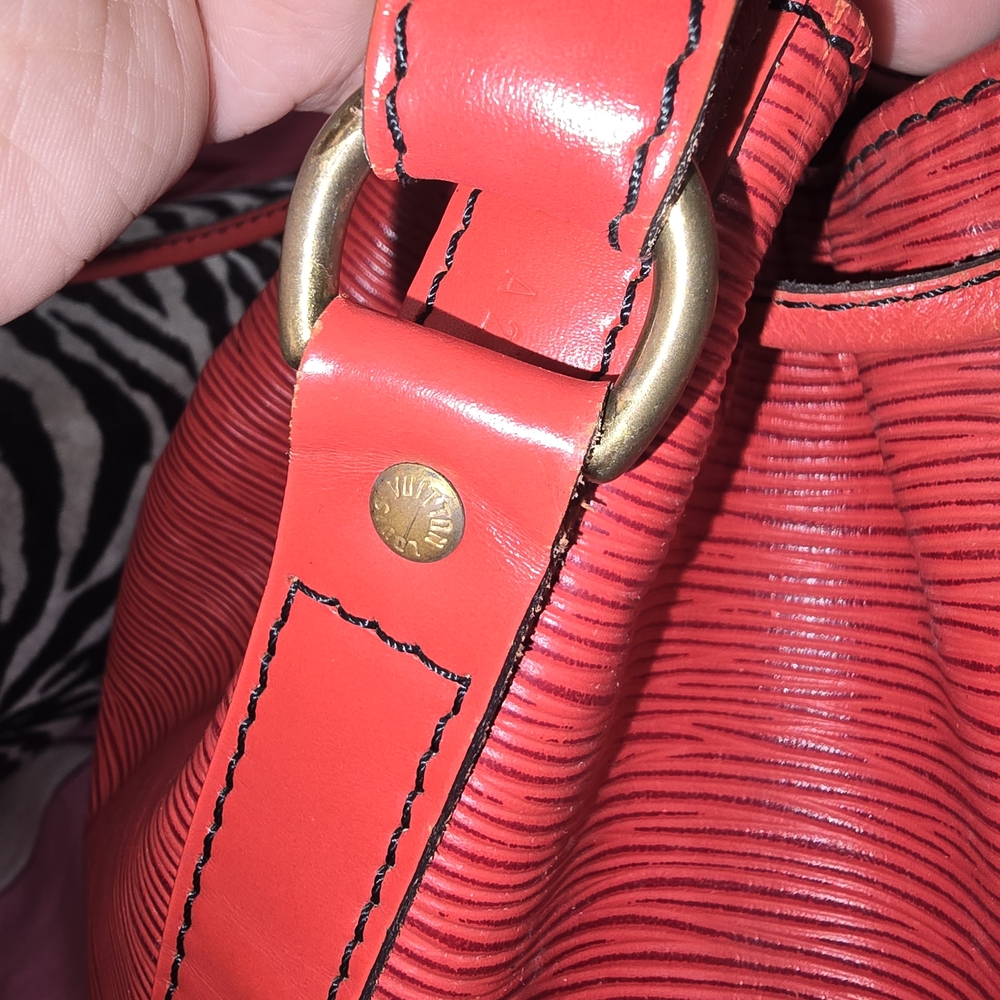 Red Designer Bucket Bag - Picture 11 of 13